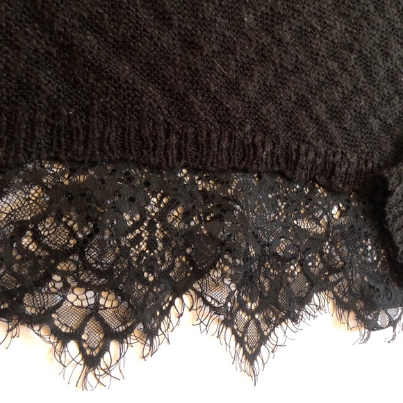 Black light weight sweater with lace trim - Picture 2 of 4